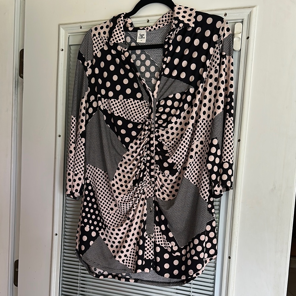 Black and White 3/4 Sleeve Blouse with Tie Front